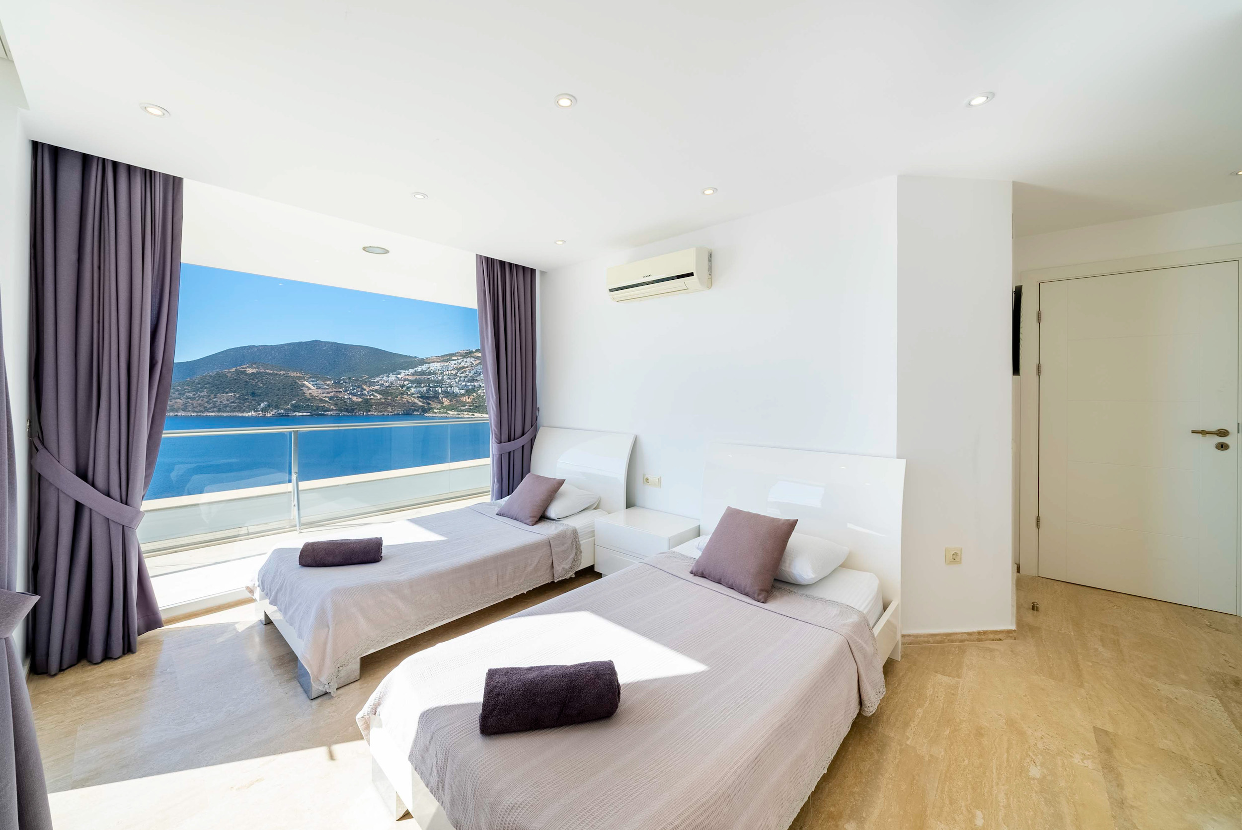 Villa Radiance image 16