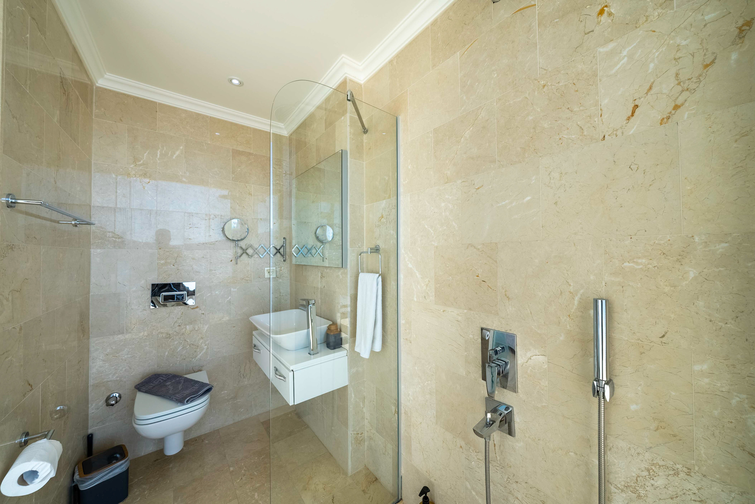 Villa Radiance image 25