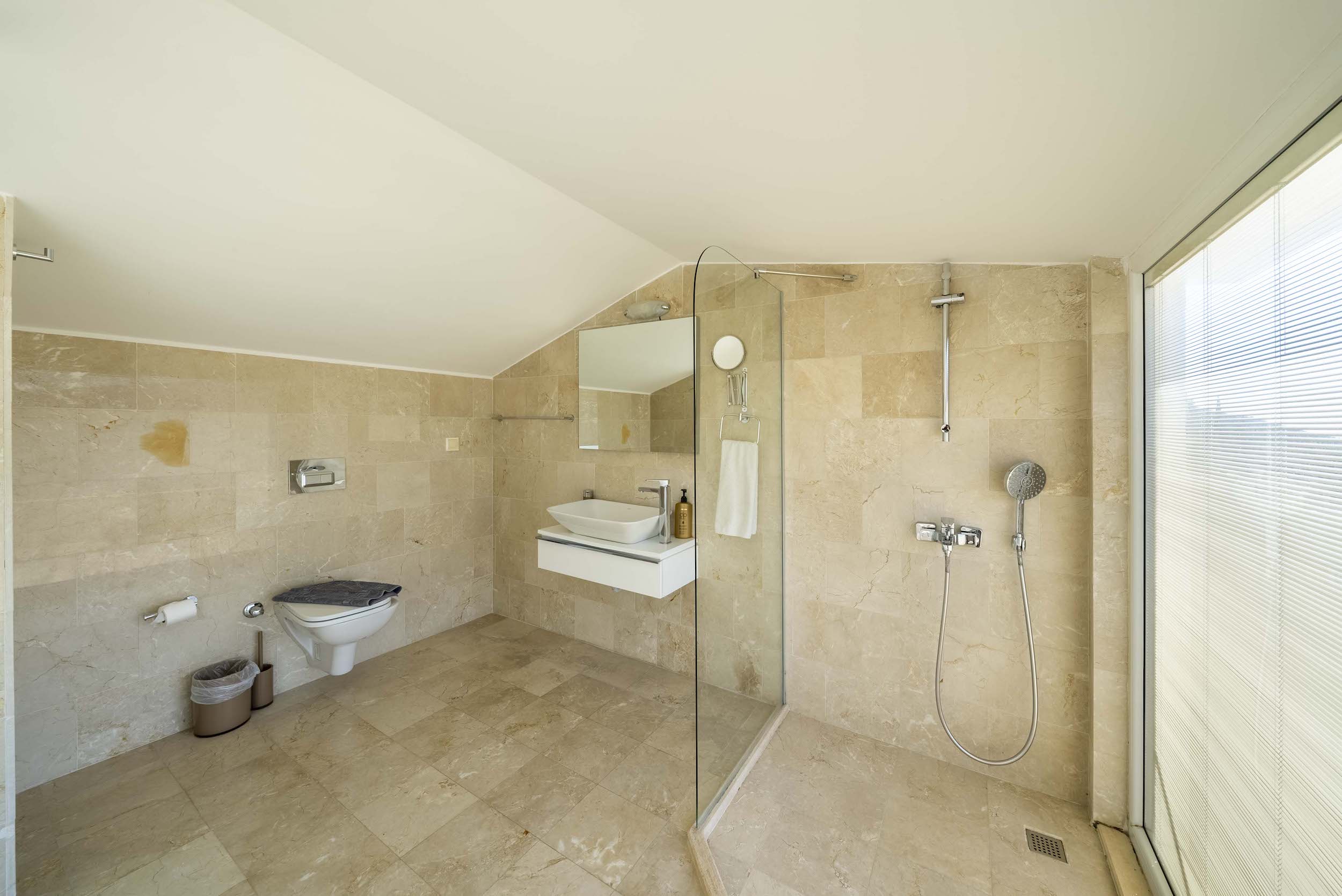 Villa Radiance image 15