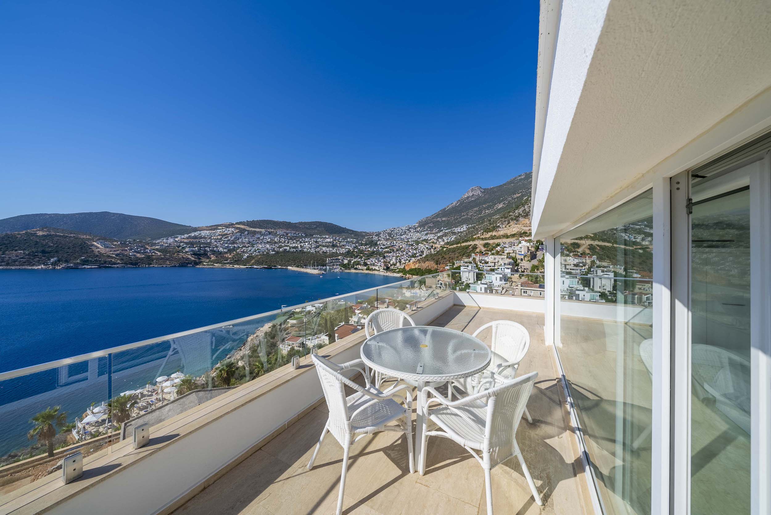 Villa Radiance image 14
