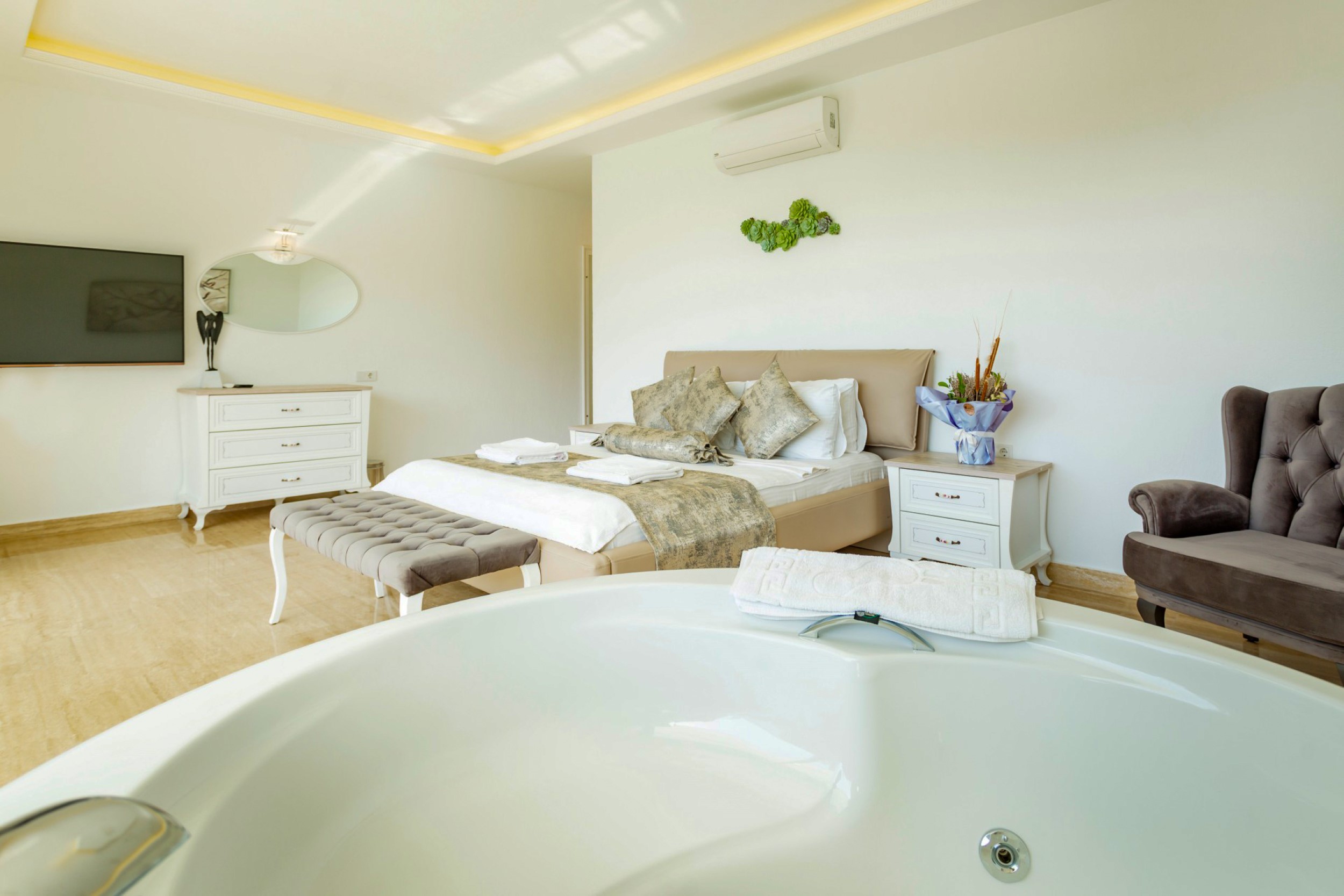 Villa Luxe Glow image 18