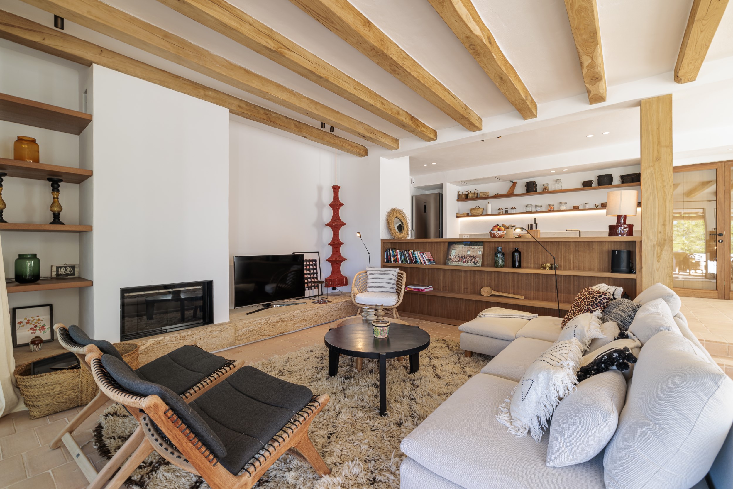 Casa Pins image 15