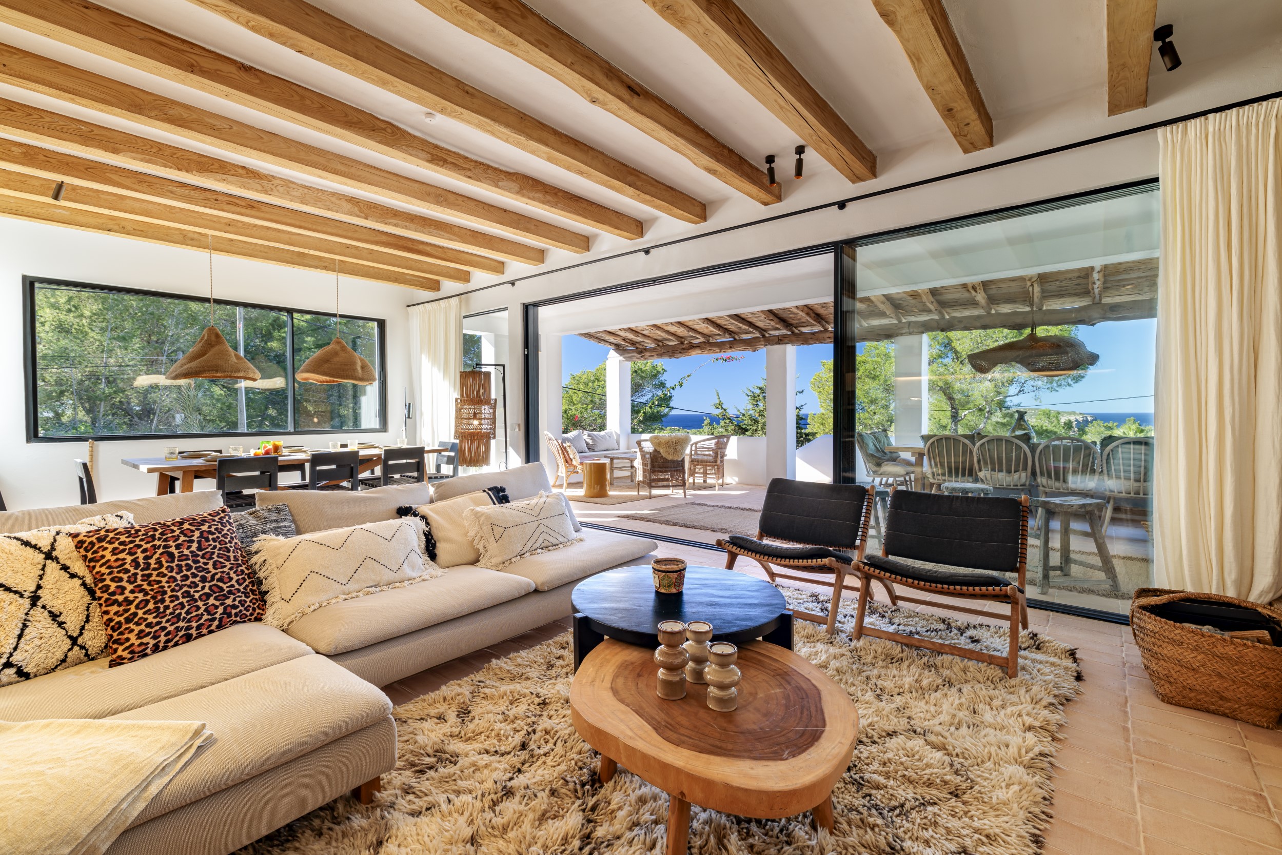 Casa Pins image 17
