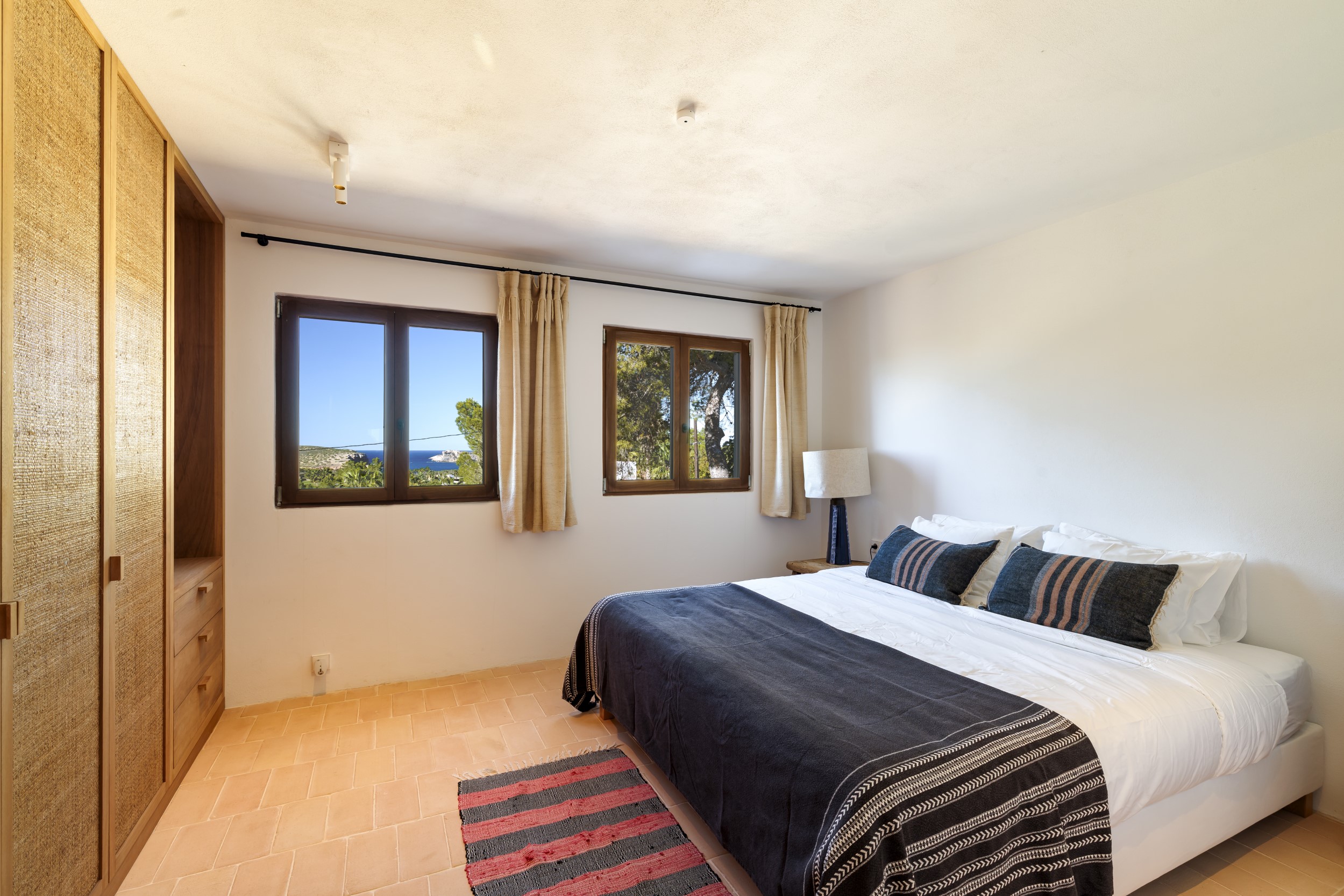 Casa Pins image 24