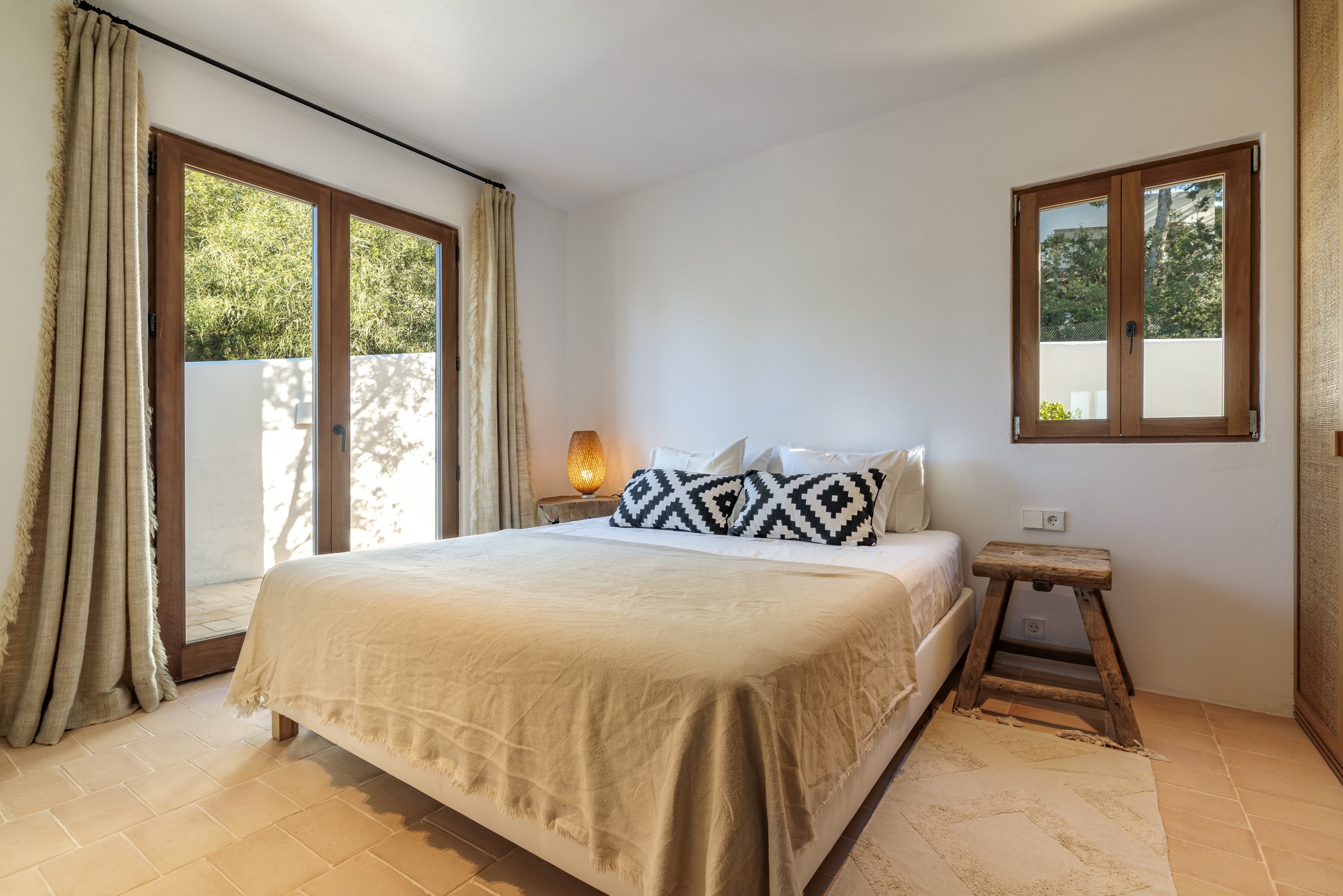 Casa Pins image 27