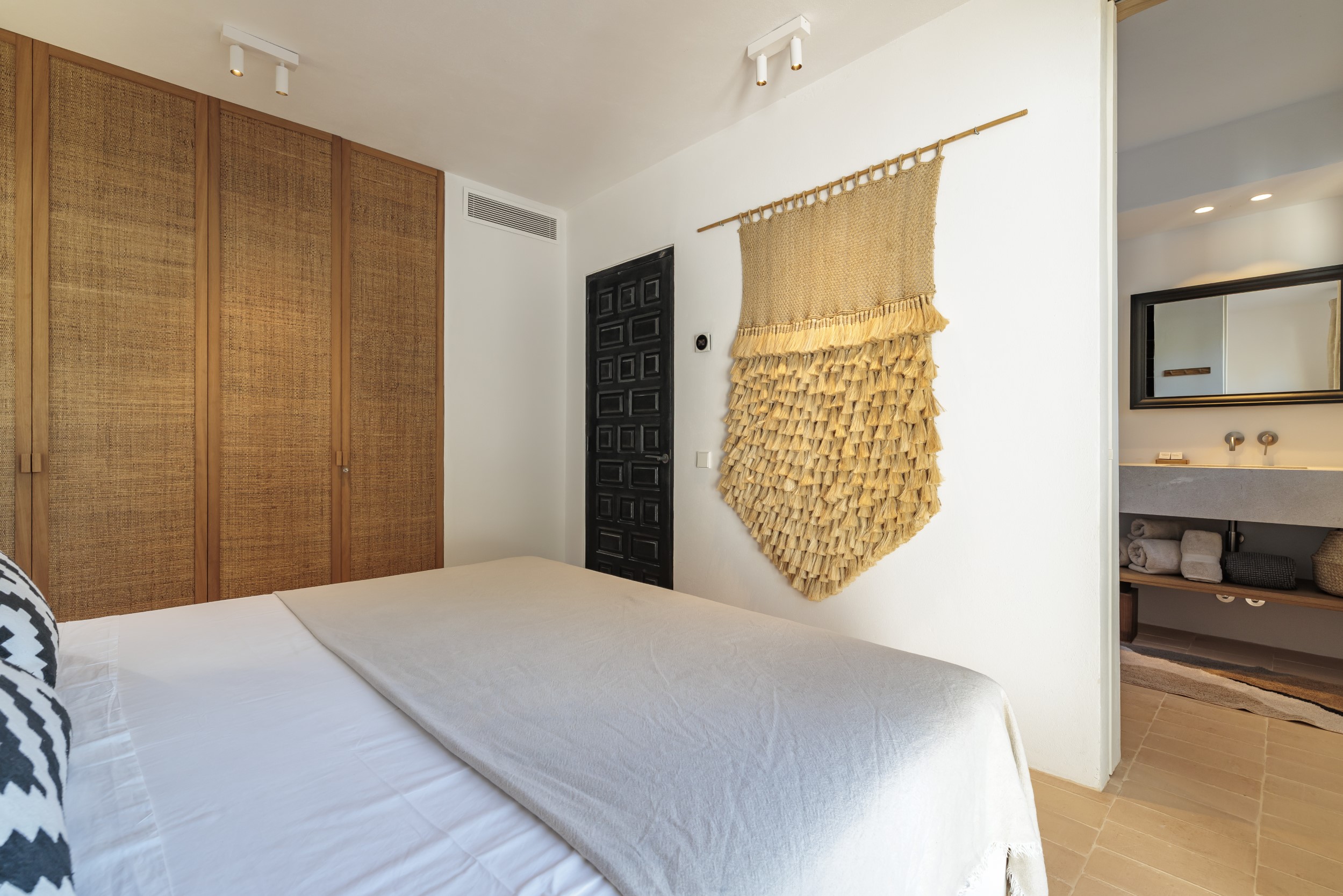 Casa Pins image 29