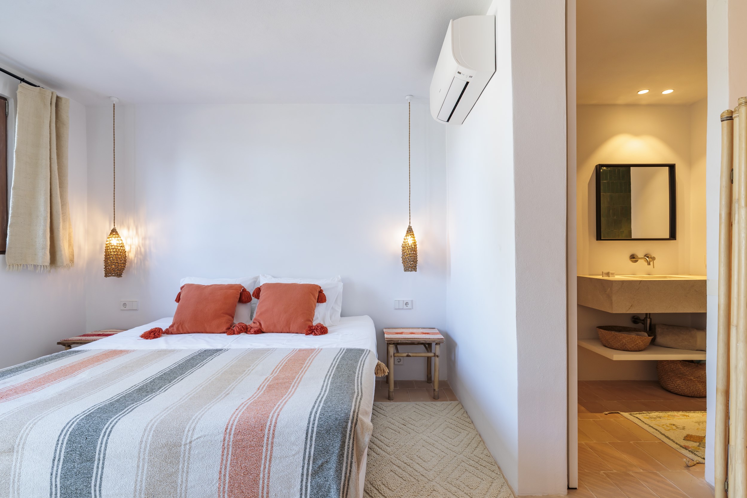 Casa Pins image 31