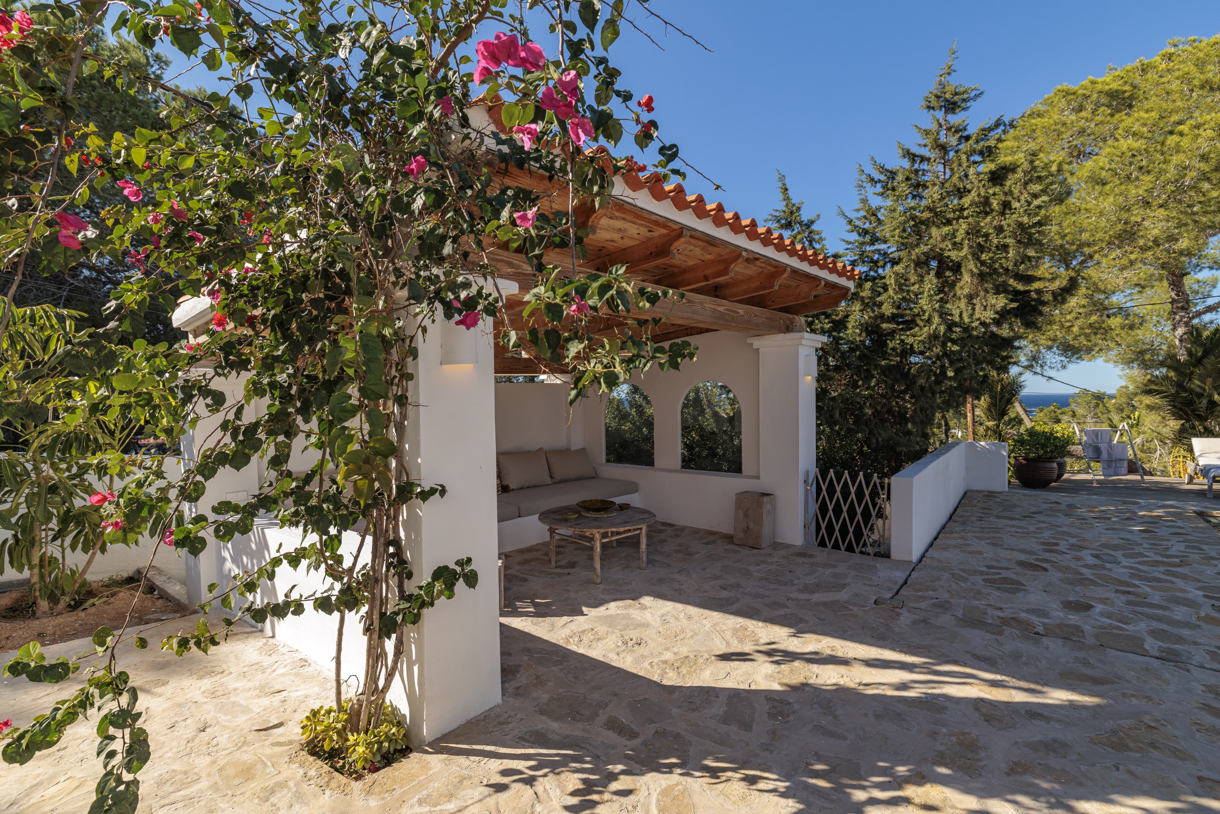 Casa Pins image 37
